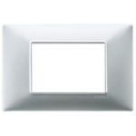 14653.20 Placa (rama) decorativa PLANA, 3 module, culoarea ARGENTO OPACО