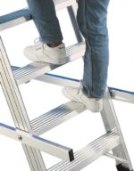 Scara cu platforma din aluminiu