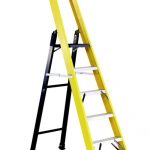 Scara dubla cu cadrul treptelor din fibra de sticla si cadru suport din aluminiu izolat prin vopsire epoxidica